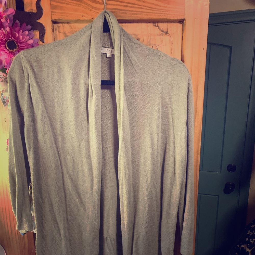 Lovely moss green open sweater by Pria